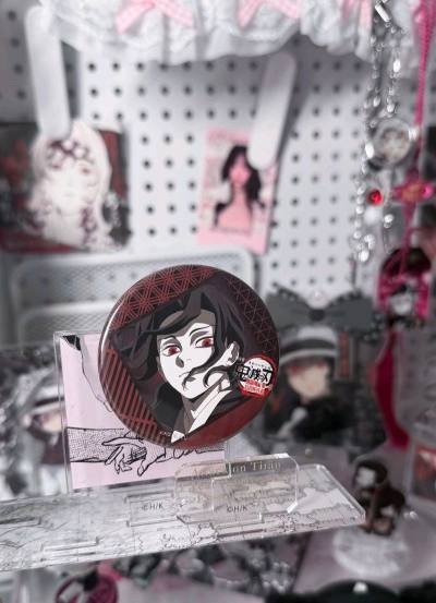 EMS用时六天到手，谷子非常貌美而且无伤，挖煤姬给的泡泡纸很厚实也很多，新箱子不需要额外花钱，厚重又结实