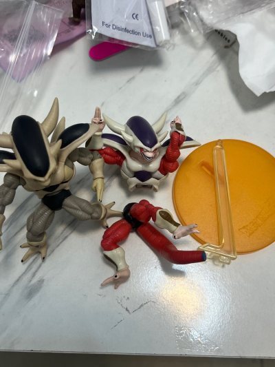 海淘手办安全下车！做工细腻，涂装自然，包装防护到位无磕碰，正版手感超棒，摆柜超有质感，这次购物太值了！