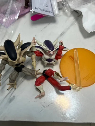 海淘手办安全下车！做工细腻，涂装自然，包装防护到位无磕碰，正版手感超棒，摆柜超有质感，这次购物太值了！