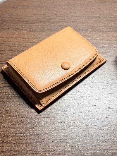 挖煤姬三月好物分享～
想体验意大利进口的mbox皮料，期待了很久的brelio卡包终于拿到手啦
选择的竹蜻蜓plus，物流很快，一切顺利，价格非常实惠，运费可以用积分抵扣，也很划算，对挖煤姬 的物流速度很满意，整体来说包装也很不错，没有一点磕碰，购物体验不错
#挖煤...挖煤姬三月好物分享～
想体验意大利进口的mbox皮料，期待了很久的brelio卡包终于拿到手啦
选择的竹蜻蜓plus，物流很快，一切顺利，价格非常实惠，运费可以用积分抵扣，也很划算，对挖煤姬 的物流速度很满意，整体来说包装也很不错，没有一