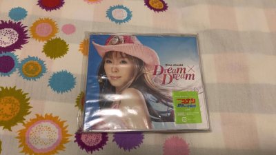 平台的整个流程很清晰，物流包装特别用心，用了防震加固的专用邮件，而且物流信息更新也很及时。咨询客服查询物流时，回复也很快，整体感觉既专业又让人放心。如果想淘一些日版的绝版唱片，这确实是个高效的选择。