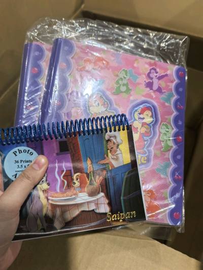 这打包真的越来越贴心了
买了两个刺绣有一个稍微大一点点
竟然用泡沫纸帮我垫的稳稳的
开箱的时候还卡的很牢固
挖煤姬上大分！