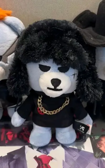 挖煤姬是一个日切平台可以用积分抵扣运费，而且每天都有优惠券可以领手续费也不算很贵，快递速度很快包裹也填充的很满很结实到货都是无损的不用担心出问题。我这次购买的是Bigbang的krunk熊趴趴圈和演唱会的彩带和Dvd一些东西，熊的美很曼妙，而且还是超级好价