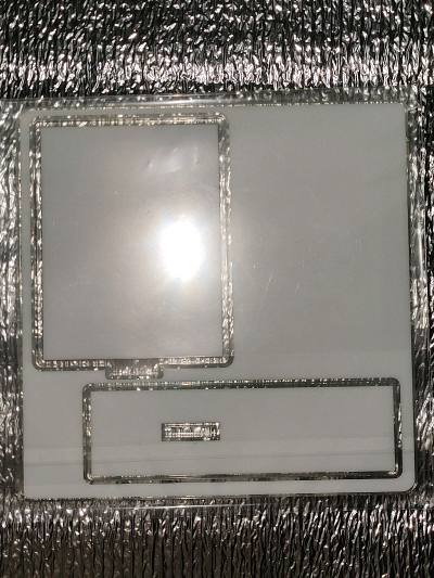 这次用挖煤姬买了亚克力立牌，整体感觉挺靠谱的。操作没难度，客服也比较细心。物流打包时明显感觉他们做了加固，箱子到手里面有好多泡沫纸。物料胜在划算，全程物流更新及时，两个星期左右收到，比预期顺利。适合不着急想省点运费的时候用。