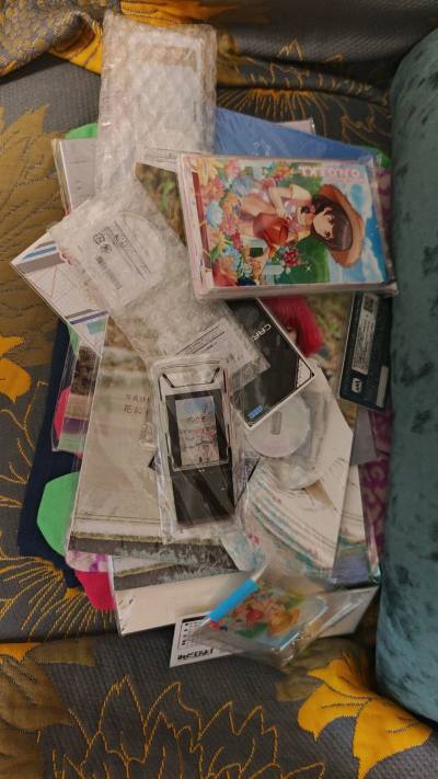 对于玩音击这个国内没有的游戏的人来说吃谷只能在日本了，感谢挖煤姬给我圆梦，迟到了很多稀有柄，邮费也便宜，整体真的很满意，用完优惠券也打了很多折，真是赚到了