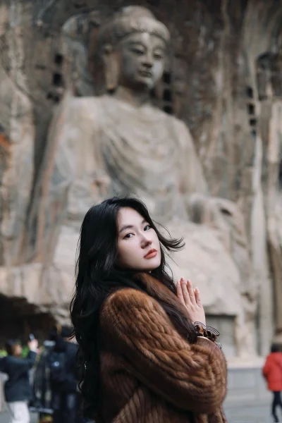 穿刀水貂上身超显瘦，做工精致，拼接自然，不管是休闲还是通勤都能驾驭，随便一穿就很有质感，百搭不挑人，实用性超强。