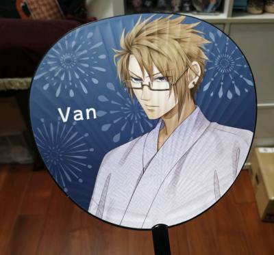 这次在骏河屋买到了绝版的立牌，还有一直都很喜欢的书和扇子，挖煤姬这次也非常给力，物流迅速包装很安心，之后还会继续购买