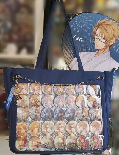 感谢yhm退坑好价出物，在挖煤姬切大额真的很实惠，这次选择了ems，收费合理，一个星期就到手了，已经美美扎上痛包～下次还会再切煤