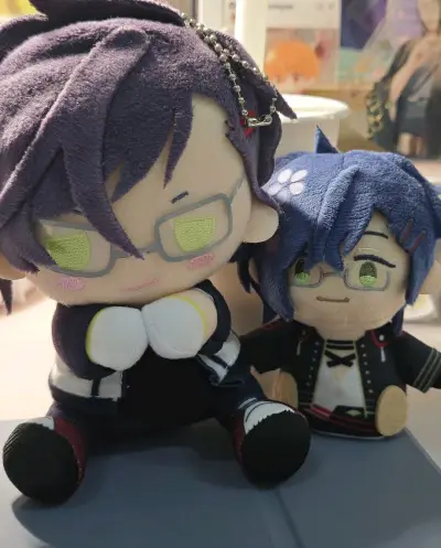 很少见的亚克力砖在骏河屋淘到了，这种容易碎的易碎品挖煤姬包装得很好，泡沫纸很足，送到手上完好无损，开心，成功下车