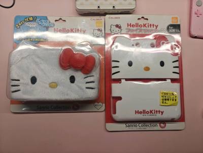 超萌的凯蒂猫联名任天堂3ds游戏掌机的保护壳和收纳包包。下单后挖煤姬很快就会帮代购。商品入库保存完好，运输物流也很快，使用EMS还有折扣。