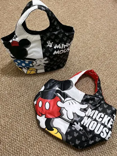 这次到了都是米奇的包包，每个款式都很好看，质量也跟叙述一样成色很好！物流也是一如既往给力，期待下一波到货