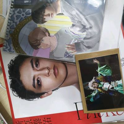 又切了本杂志，顺带买了台历和生写，依旧很迅速，也没有什么问题，挖煤姬最让我舒爽的就是方便和速度，再接再厉！


