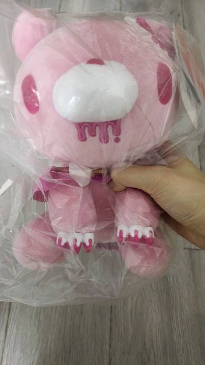 这次通过挖煤姬切到了喜欢的暴力熊玩偶 状态非常好是全新带吊牌的 非常可爱 平时攒了积分快递很划算 而且包装很好很安全到手上了