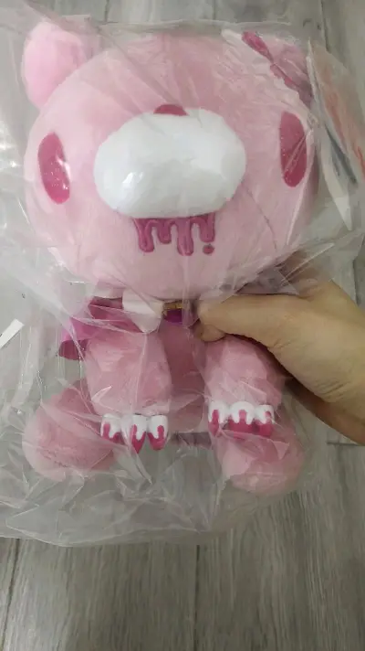 这次通过挖煤姬切到了喜欢的暴力熊玩偶 状态非常好是全新带吊牌的 非常可爱 平时攒了积分快递很划算 而且包装很好很安全到手上了