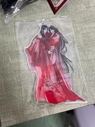 刷挖煤姬的时候，正好看到了大婚立牌正在出售，价格也非常合适，于是我立马下单了，我选择了拼团回国，拼团团长人也很好，走的EMS，一周左右就回国了，挖煤姬提供的包装令人非常安心，效率也高！