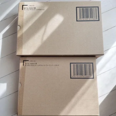 这次海淘入手的METAL ROBOT魂 TR6真的太惊艳了！从包装到成品都无可挑剔，万代的品控一如既往地稳定，外箱加固到位，运输过程完全没有磕碰磨损。