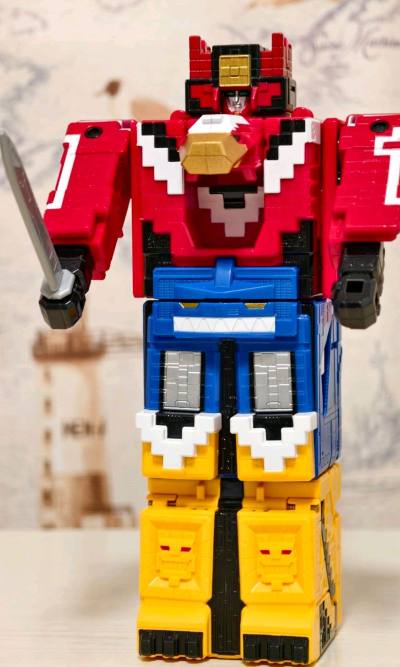 虽然造型特别的奇葩，但是以非常好的价格拿下把玩之后也感觉特别的有意思，特别的不错。感谢平台让我买到了这款玩具，而且发货非常的快