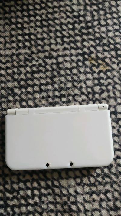 觊觎已久，很长时间都在看新大三游戏机，而且非常想买个白色。终于这次算是被我买到手了，不错不错，很满意。