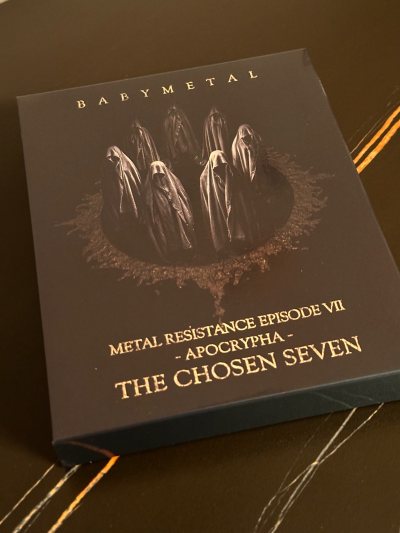 这次非常迅速 哪里都没有卡就到手了
最近汇率不错 遇到折扣也不错 偶然看到就买了
路上也没有磕碰 二手如全新