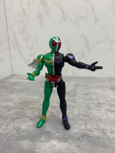 物流真的超级棒，包装完好无损没有磕碰，就是时效相对还是得花上点时间等待哈哈，感觉比国市场上价格低很多了