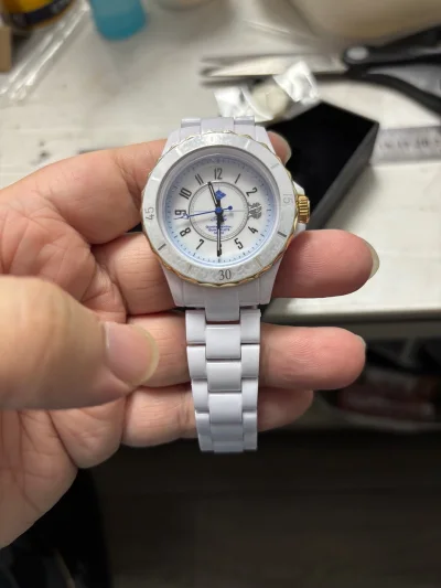 物流公司服务态度很好，运送速度很快，很满意的一次购物。快递很快，小哥很礼貌，多等了我几分钟也不介意。