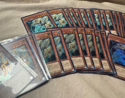 收到的圣枪数量充足，刚好凑齐对抗除外系卡组的核心配置，打牌时安全感拉满，作为游戏王竞技党太满足了，已经安利给身边的牌友！