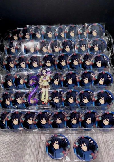 拆完这个快递的时候发现竹蜻蜓plus要无了，但是竹蜻蜓plus真的是拯救了我们复数党TAT快递非常完美的到手了，拆完被水哥颜值折服，感谢挖煤姬把这箱美丽的谷子送到我的手上，永爱，以后会攒积分用
Ems切美丽小垃圾回来