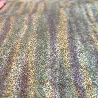 在挖煤姬海淘的正娟又到啦，颜色非常春天，这次买的是全新带定位线的淘彩染和花间道綢，收到迫不及待的拍照分享，另外挖煤姬提供开箱拍照服务，可以确认物品数量和颜色，瑕疵等，如果收到的物品有明显不符可以申请售后。非常推荐给大家！