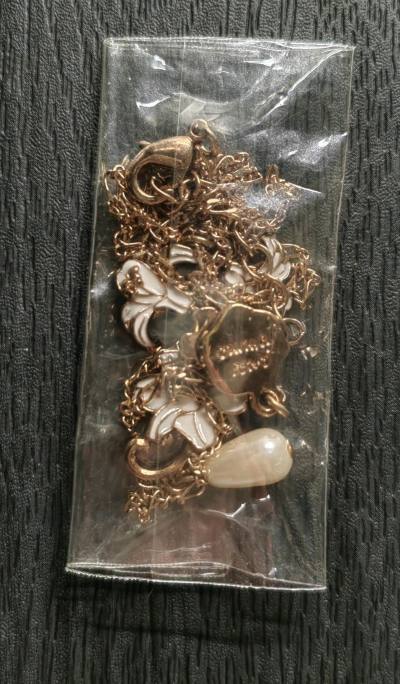 很喜欢的各种乱七八糟小商品，挖煤姬实在是什么宝藏好物都有，都保存得状态很好，很放心很便捷，希望挖煤姬越做越好。


