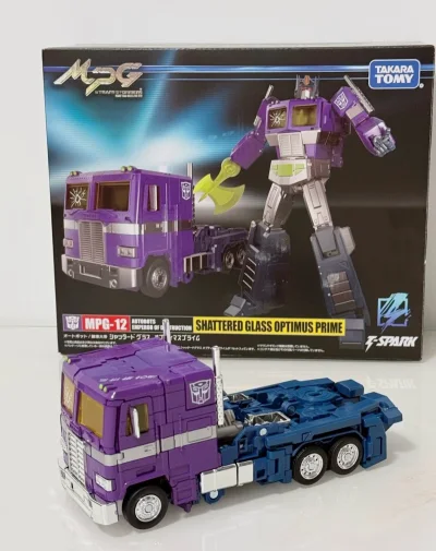 终于收到日拍的MPG-12破碎镜像擎天柱了！紫色涂装质感超棒，细节刻画到位，变形流畅卡扣紧实，配件齐全。卖家包装严实无磕碰，品相完美，作为限定收藏款太值了，把玩和展示都很合适！


