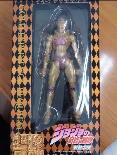 这款黄金体验镇魂曲实物涂装精致，金色部分漆面均匀平整，发丝与面部表情的雕刻清晰锐利。关节松紧度调校得当，能稳定还原各种战斗姿态。背后触手可动灵活，替换手型丰富，把玩体验不错。

挖煤姬的服务依然靠谱：入库拍照多角度确认了涂装状况，打包用气泡柱加固，运输后外盒完好。E...这款黄金体验镇魂曲实物涂装精致，金色部分漆面均匀平整，发丝与面部表情的雕刻清晰锐利。关节松紧度调校得当，能稳定还原各种战斗姿态。背后触手可动灵活，替换手型丰富，把玩体验不错。

挖煤姬的服务依然靠谱：入库拍照多角度确认了涂装状况，打包用气