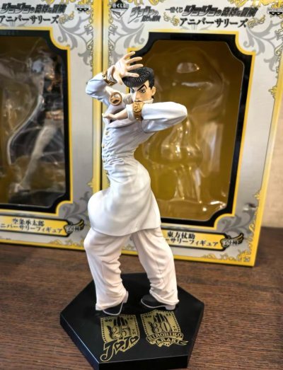 这款一番赏实物令人惊喜！标志性的飞机头雕刻立体感十足，白色学生制服涂装工整，虽然没有超像可动的关节设计，但站姿造型的张力完全够味。附属的地台和背景卡牌让展示效果加分不少。挖煤姬过年期间服务依旧在线，入库拍照让我确认了涂装无瑕疵，气泡柱加固包装让赏盒八角尖尖。EMS运...这款一番赏实物令人惊喜！标志性的飞机头雕刻立体感十足，白色学生制服涂装工整，虽然没有超像可动的关节设计，但站姿造型的张力完全够味。附属的地台和背景卡牌让展示效果加分不少。挖煤姬过年期间服务依旧在线，入库拍照让我确认了涂装无瑕疵，气泡柱加固