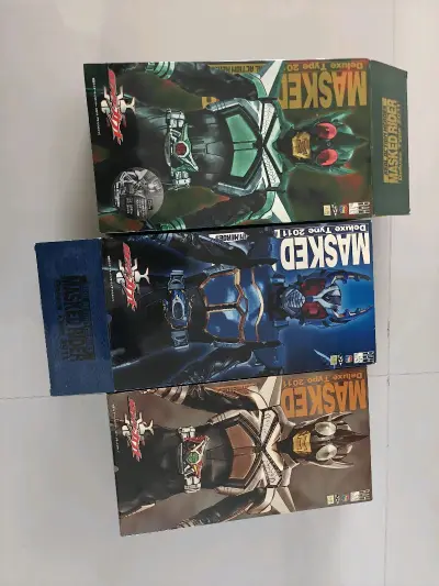 rah假面骑士拳蝗，全配无损盒说全，已经收了三个甲斗系列，差甲斗剑蝎蜻蜓，希望能在挖煤姬收到，价格便宜，实惠