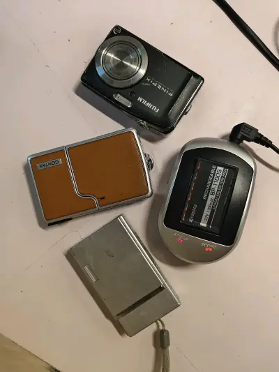 用挖煤姬淘的三个ccd又到啦，最期待康泰时了，买了一个卖家说屏幕不能看的，体验一下开盲盒照片的感觉吧！这次物流选的是海淘二十多天就到了很快哦，另外两个也不错滴和卖家描述一致，这让我更加放心大胆的使用这个平台了！！