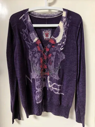 三件完美品相的单品，中古MFG开衫印花极具辨识度，全毛面料很舒适。RRL羊毛呢彩点报童帽超级厚实，质感很强。RRL彩虹条纹短TEE一直喜欢，又入一件，几乎全新，满意。