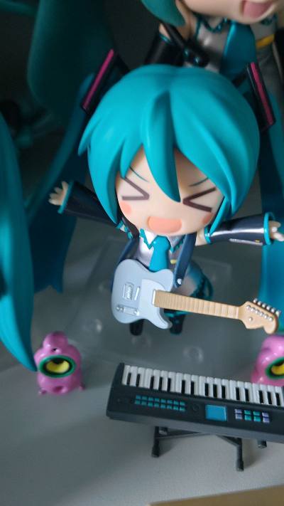 海淘n次，依旧是我喜欢手办，初音未来手办，因为没到税点，就选择竹蜻蜓专线，大概等20多天到家，东西完好无损，体验非常满意。