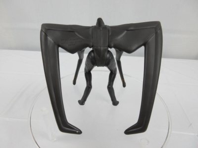 这次入手的万代2014版MUTO软胶太有质感了！出自传奇版《哥斯拉》，黑橙配色极具辨识度，宽大的翼状肢体与多足造型完美还原了怪兽的压迫感，细节刻画细腻，正版吊牌齐全，收藏和把玩都超有氛围感，哥斯拉系列粉丝必入！