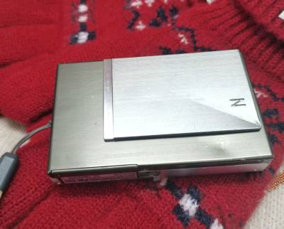 卖家还是一如既往的发货很快，合单的速度无敌看，2天就已经合完单了，快递还是一如既往地推荐EMS，空运速度很快，包括拿到手包装的很严实，机子品相都很好，推荐用挖煤姬购物呀！