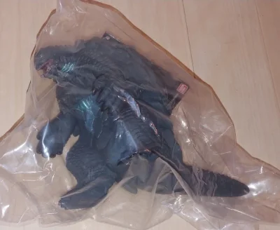 这次入手的《加美拉：重生》全套软胶太惊艳了！包含加美拉本体与多款经典怪兽，每款都完美还原动画里的科幻造型，配色鲜明又充满张力，全新未拆封带正版吊牌，整套收藏氛围感拉满，是特摄迷和加美拉粉丝的必入套装！