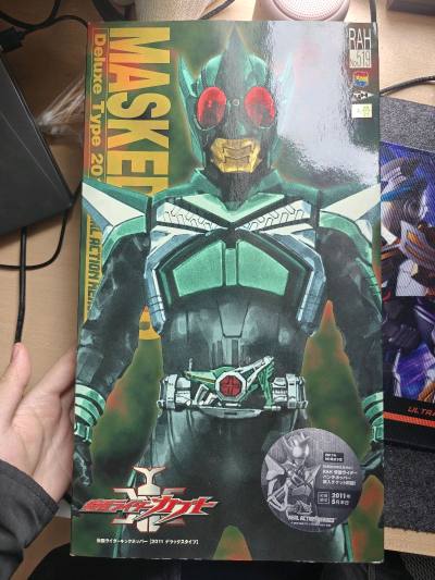 rah假面骑士踢蝗，成色简直完美，卖家好补了运费差价，给的现金，真不错的一次购物，希望还能遇到好价，好物