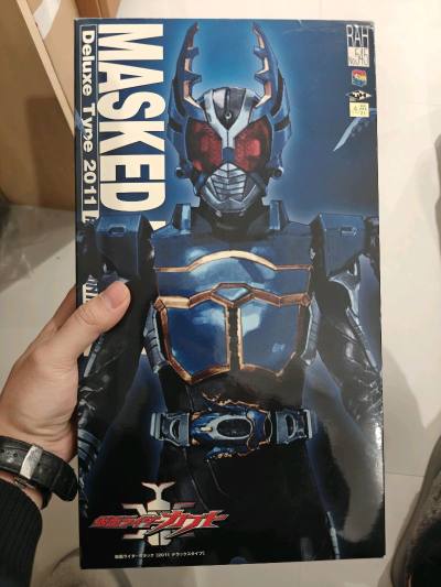 rah假面骑士钢斗，简直是完美成色，还有两个修复手型，价格也太便宜了，不到一千就到手了，简直太实惠了