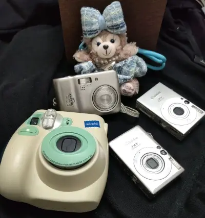 这次商家发货速度，物流选择EMS，不用合单差不多一个星期就拿到手了。商品是卖家捆绑销售的，有点开盲盒的刺激在里面。再说一下包装，包裹的严严实实，非常牢固。给挖煤姬的工作人员点赞。机子都完好无损，没有破损，安全感满满。