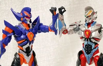 特别帅气的合体机器人，我把主体拿出来拍了张照，和我之前的超级古利特放在一起真的特别帅气，两个人像好兄弟一样，特别的友好，非常的酷炫