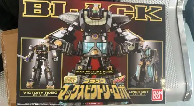 这款黑金机器人终于到手了，全新未拼装的这款机器人国内已经几乎找不到了，终于是在这个平台上面找到了这款机器人，我非常的开心，而且发货非常的快