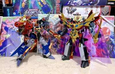 终于是买到这款电光超人的玩具了，整体非常的帅气，和我以前买过的玩具放在一起特别的和谐，而且平台发货的特别的快，而且最重要的是运运费非常便宜