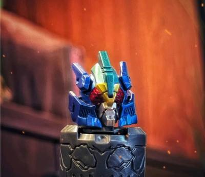 能分体也能合体，还能承搭驾驶员，特别的有意思的一款机器人，最重要的是平台的价格非常的合理，而且平台发货也特别快，包装也非常的好


