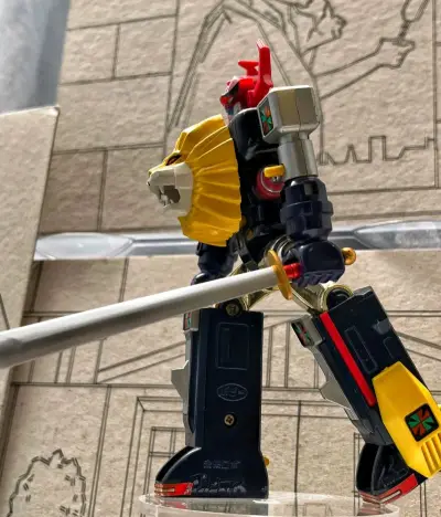 终于是拿到手了，特别中古的一款玩具，特别有90年代的日系风格，我非常喜欢这款玩具，平台发货也很快，价格也很合适