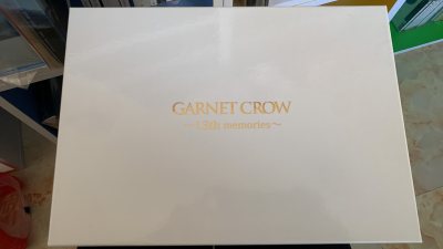终于买到了GARNET CROW纪念徽章，一共21款，包含了历年所有演唱会的纪念徽章，集大成版，感谢平台的用心包装，收到的物品完好无损，棒棒哒！