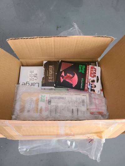 通过挖煤姬淘到了几款金属拼图，有aerobase的蚀刻片飞机模型，还有环球影城限定的绝版拼图。这次路线还是选择了海运，因为海运便宜，而且运费还能用积分抵扣，运送速度也很快。