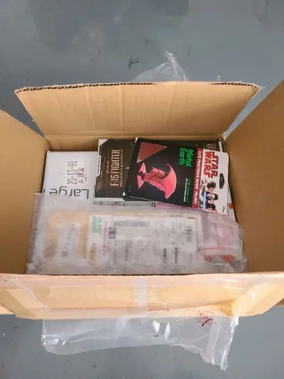 通过挖煤姬淘到了几款金属拼图，有aerobase的蚀刻片飞机模型，还有环球影城限定的绝版拼图。这次路线还是选择了海运，因为海运便宜，而且运费还能用积分抵扣，运送速度也很快。